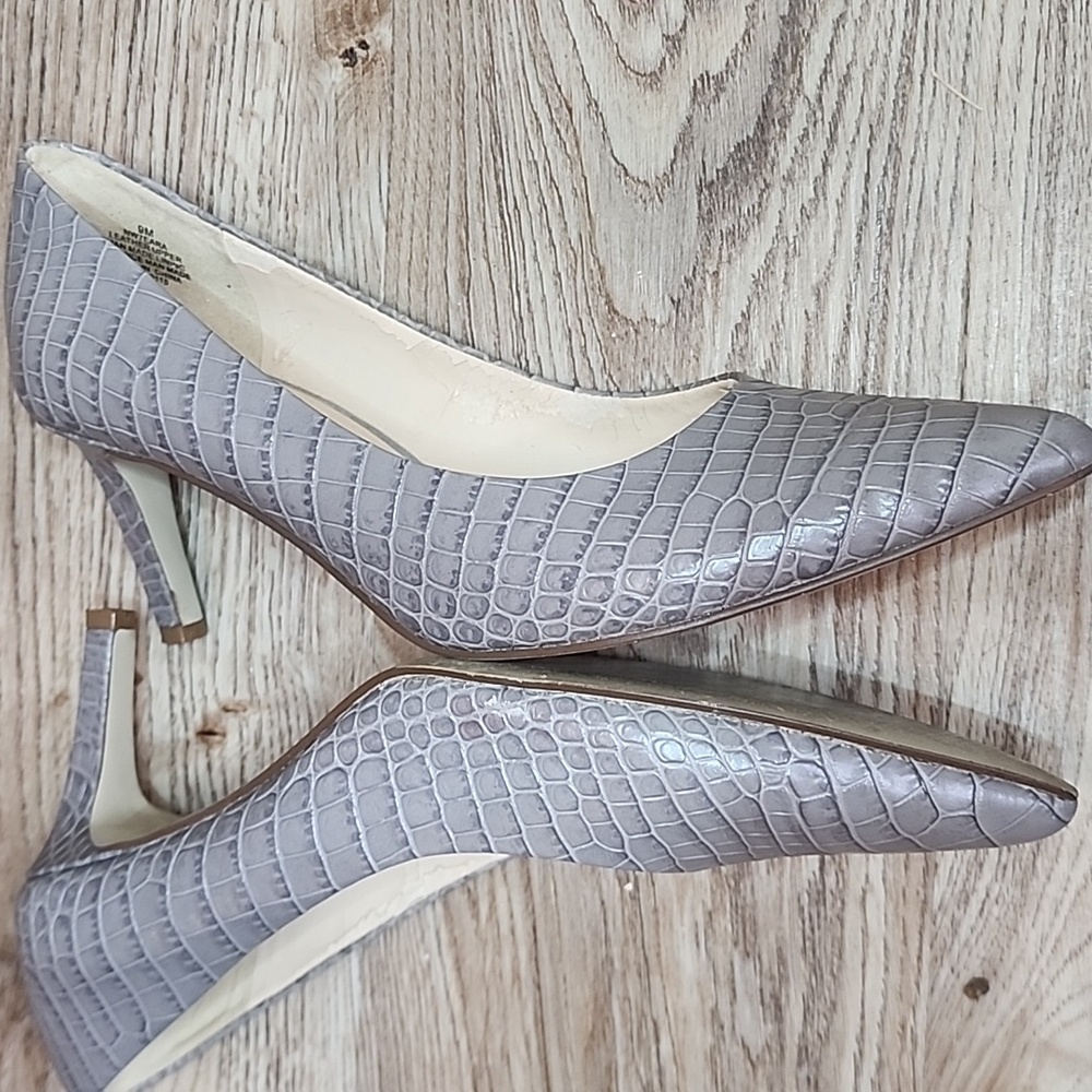 Nine West Womens Gwendle Pointed Toe Grey Pump Croc Embosed Closed Toe Shoes - Picture 6 of 14